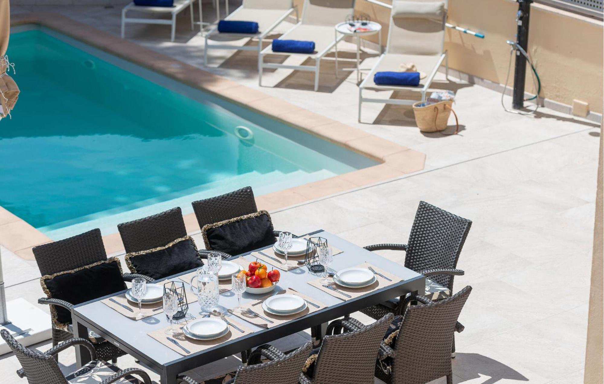 Awesome In With Outdoor Swimming Pool Muro